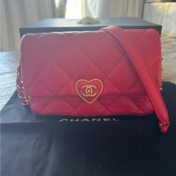 Chanel Small Flap Red Heart Clasp - Picture 2 of 9